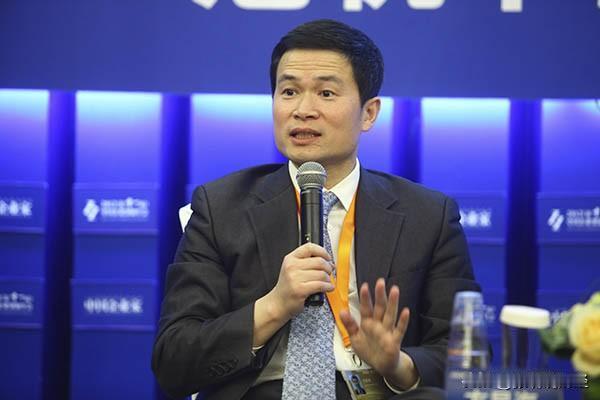 卸任已经两年的方星海，此番被查并不意外，早在他2024年被免去职务时，就已经有苗