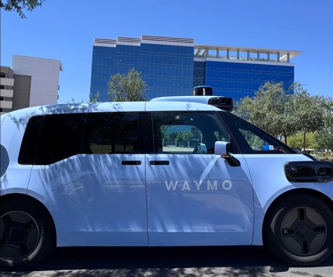 7.5亿美元大单，吉利直接把中国智造送上了全球Robotaxi的牌桌