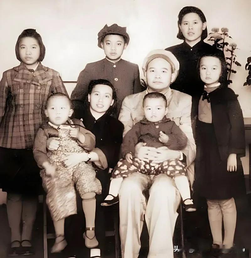 徐海东是开国大将，他的孩子们都担任过什么职务呢？说起来很让人唏嘘，徐海东的