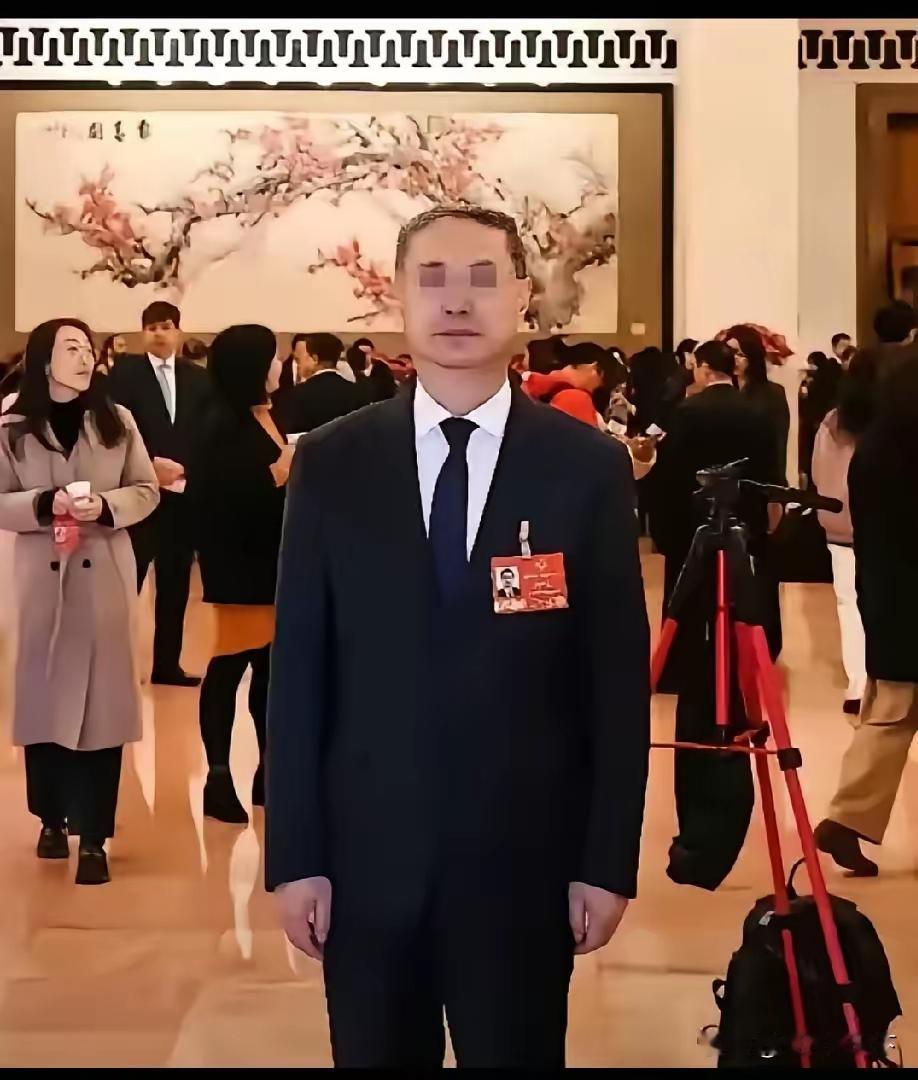 劳务派遣这个话题之所以能引爆全网，本质是大量打工人亲身遭遇过身份带来的不公。不少