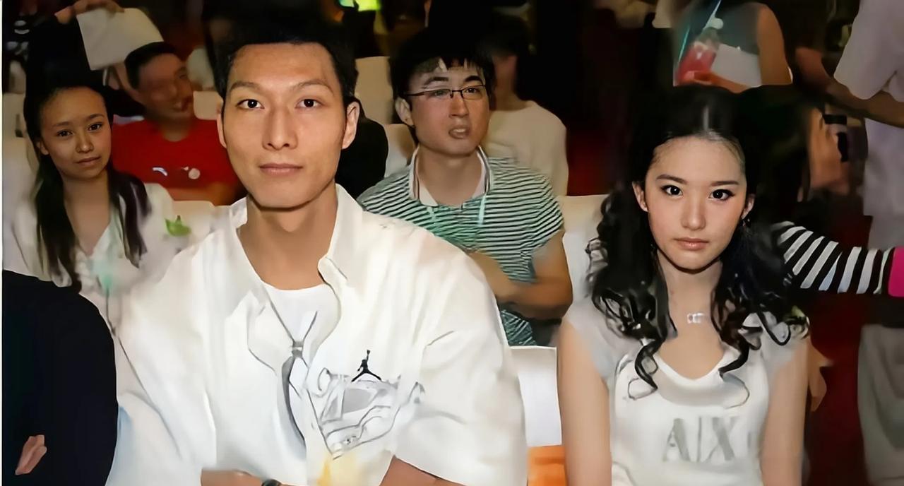 易建联曾追求刘亦菲，但是被无情拒绝！众所周知，易建联和刘亦菲都是国内家喻户晓的