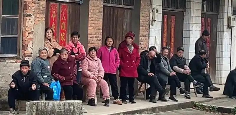 婆家和娘家，体验感能一样吗？两者有可比性吗？就连女婿在自家和岳父母家都不一样，何