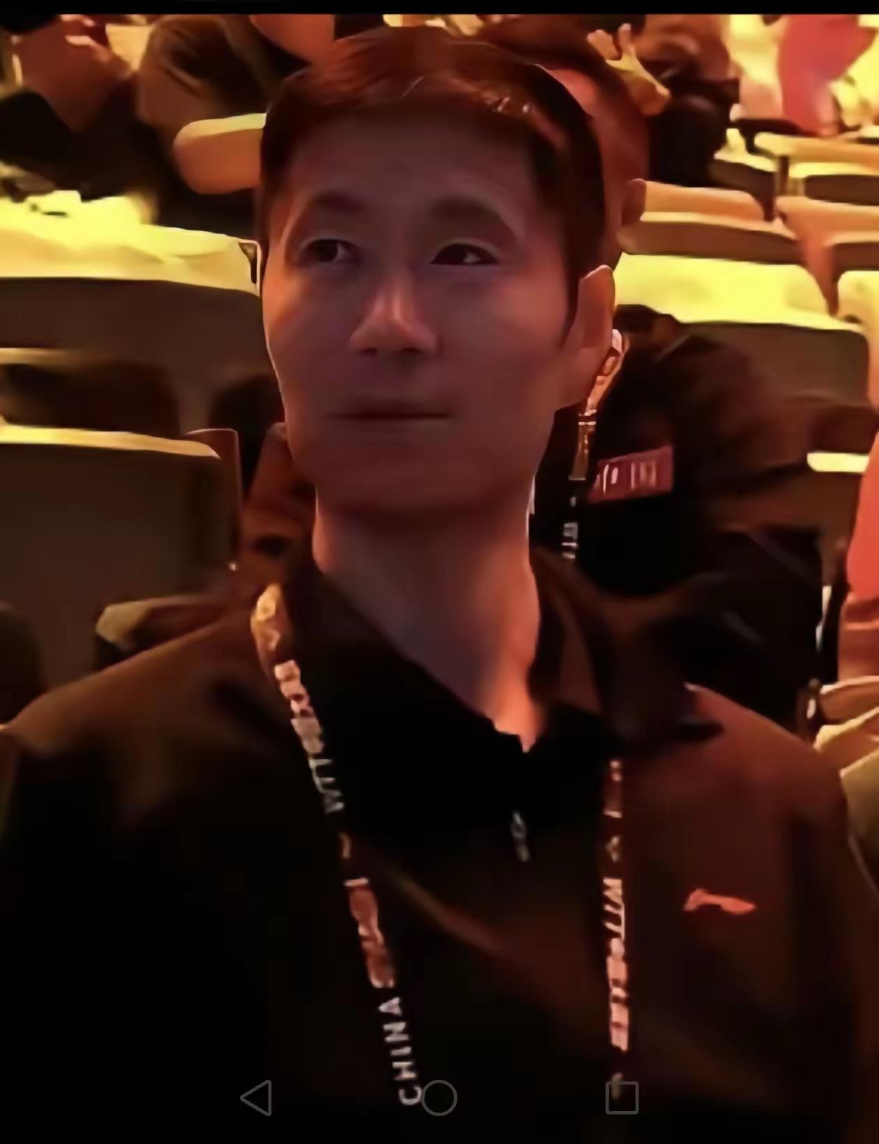 绝了！王励勤执掌国乒这步“放水养鱼”棋，下得也太妙了！把小将全推上WTT赛场，哪