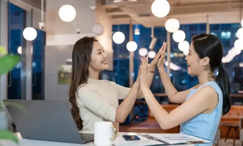在单位，判断同事可交不可交，通过这几点就可以知道:1，平时喝酒吃饭喊不喊你2