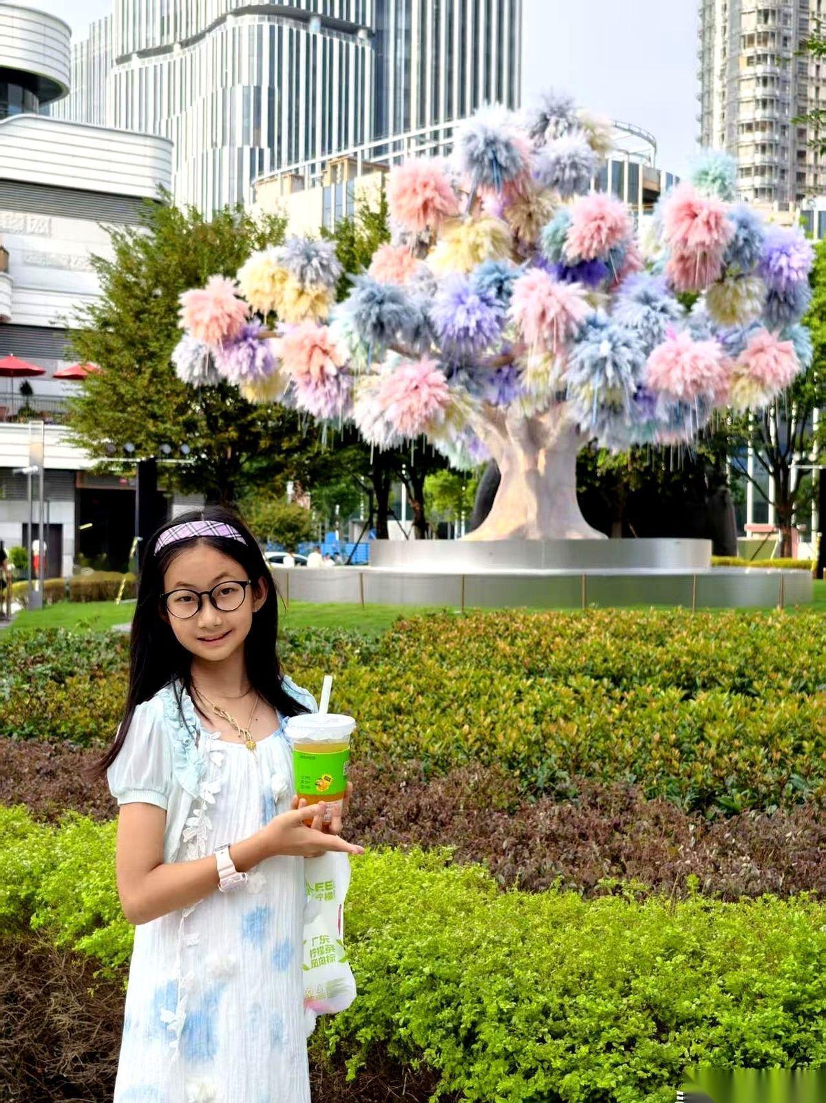 最怕的就是这种事儿。“努力”用错了地方，还被当成榜样。闺女一大早跟我说，班上