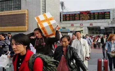 为啥美国有钱人不来中国，而中国有钱人却移民美国？因为说白了，在美国只要你有钱，还