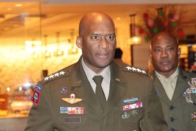 驻韩美军司令官就黄海对峙事件致歉韩媒报道，驻韩美军布兰森司令官（兼任韩美联合军