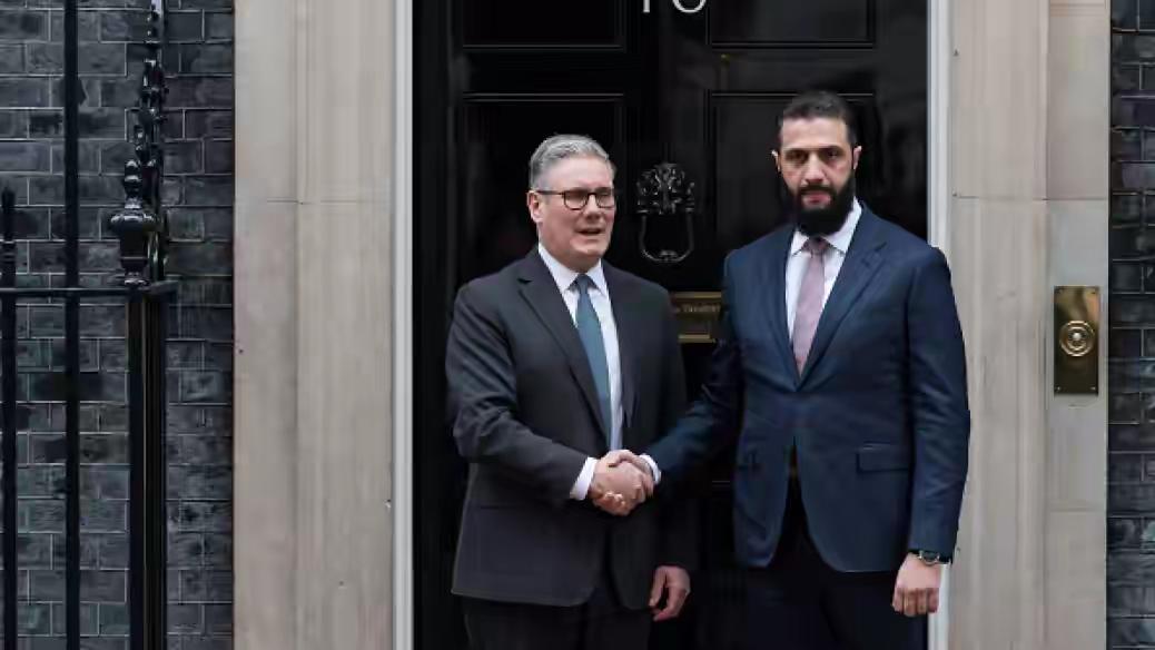 就因为朱拉尼巴结欧美国家，就有人说叙利亚走上文明了。一个国家文明不文明，看他是