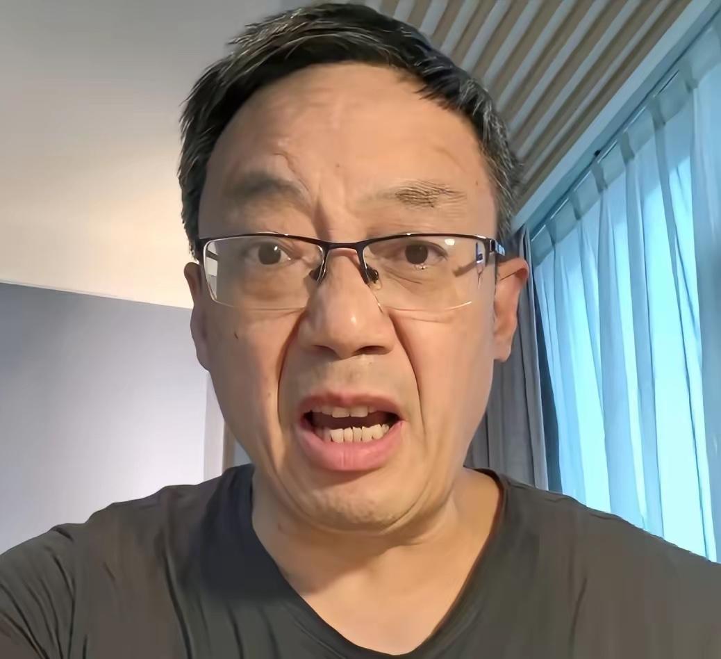 汤家凤10月2日又发布一个极具争议观点，“只要是提供立法建议和咨询的法律人士都需