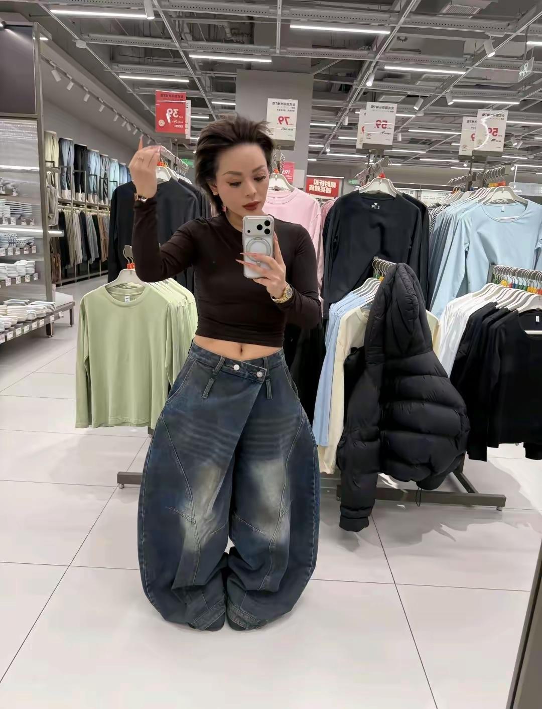 这裤子一般人穿上，视觉上最少矮一米！！！！[捂脸哭][捂脸哭][捂脸哭][捂脸哭]