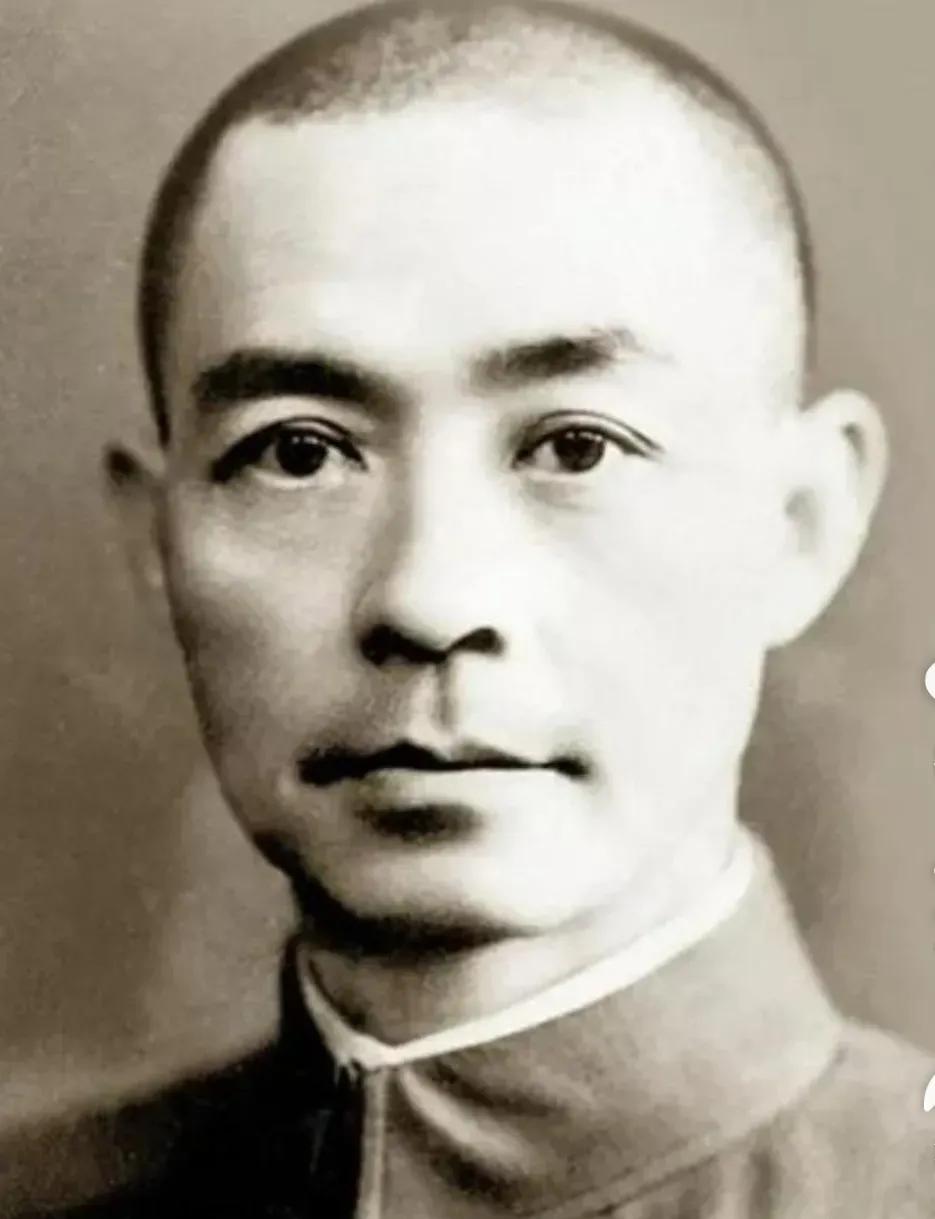 1940年5月16日，张自忠战死，遗体却被日军带走，师长黄维纲立马率200人，光