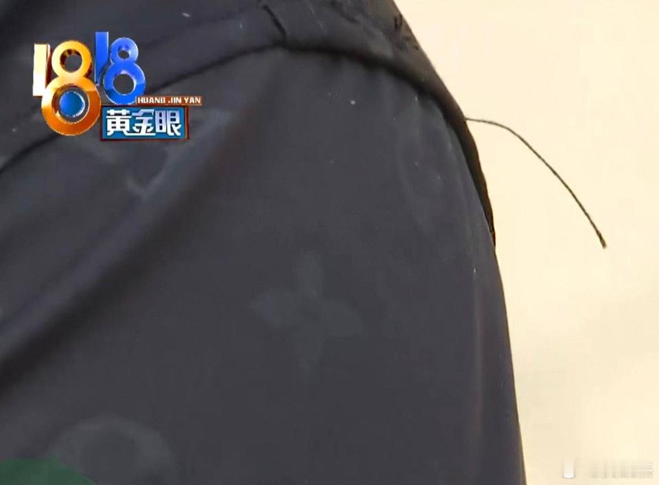 男子称看劳斯莱斯后女友与销售互骂给衣服特写就很有灵性。这省流版总结看的我一愣一愣
