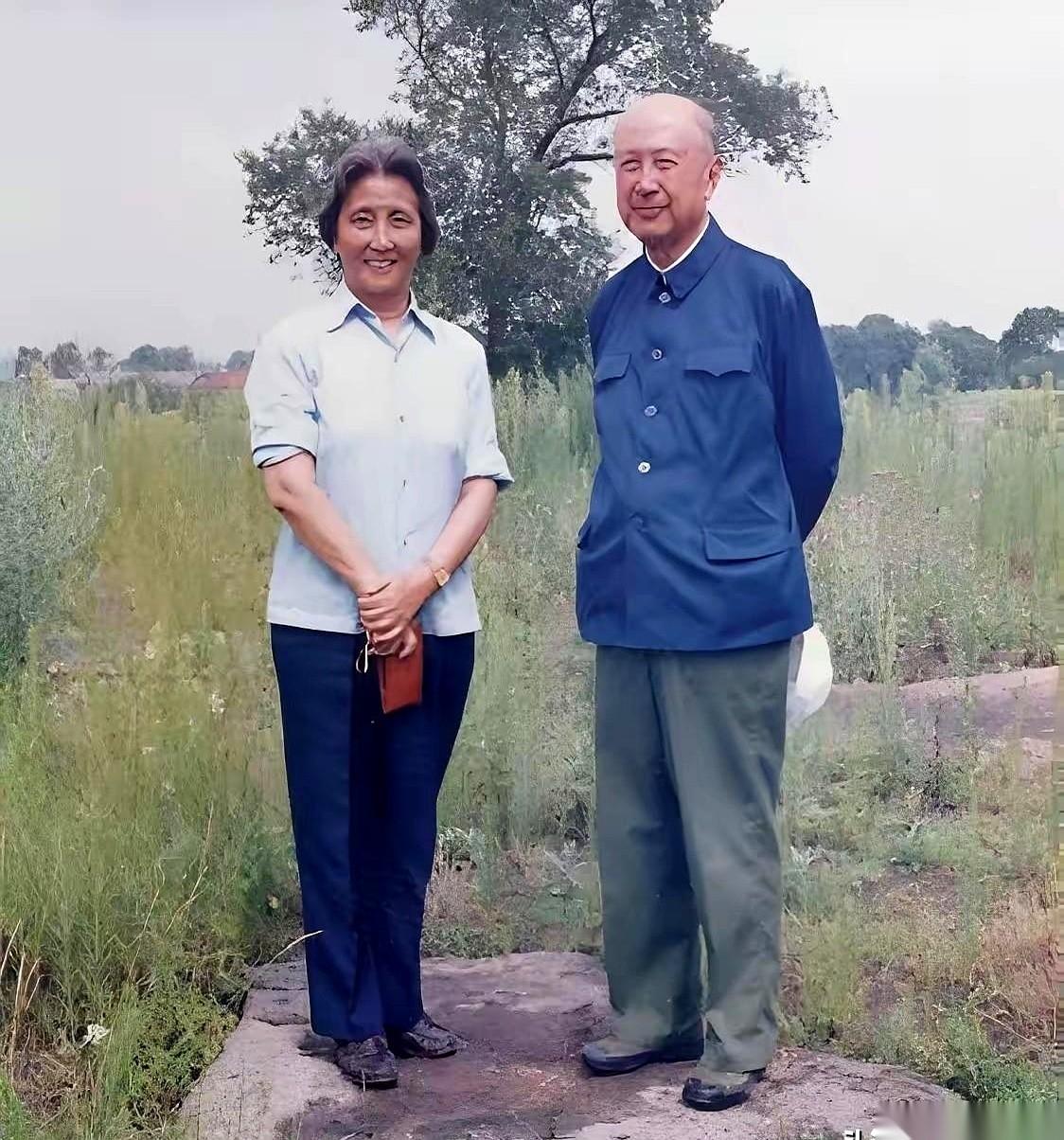 我真服了现在有些人。把蒋英P到钱学森身边，安在75年大寨那张老照片上，还煞有介