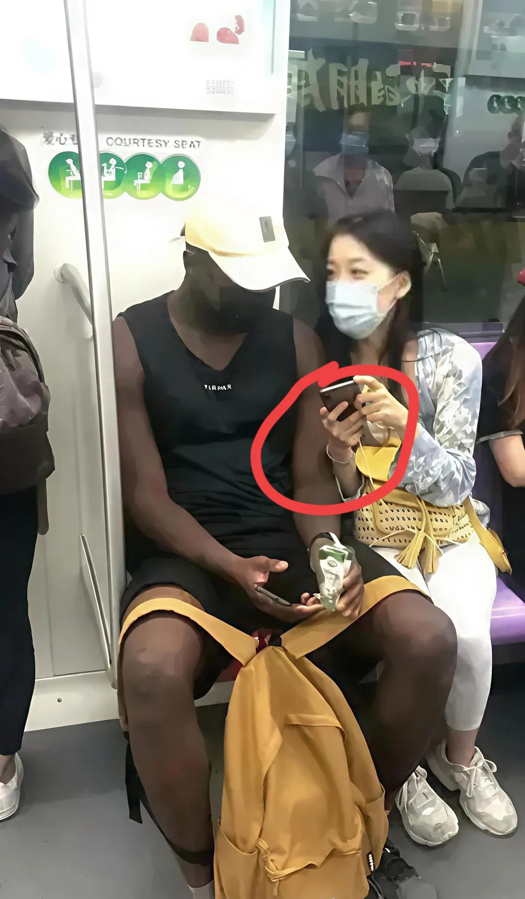 别瞎搞！有些女的爱黑人不要命？姐妹们，你们听说了吗？有些