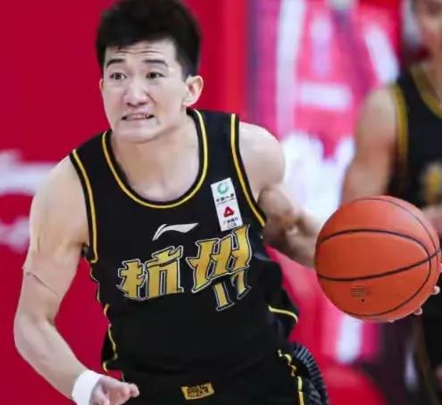 行家认为，杨鸣引进姜宇星就是专门对付孙铭徽，而不是为了取代张镇麟，因为大姜取代不