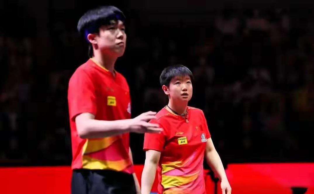 虽然有失误国乒还是最棒的，男单王楚钦梁靖崑打入四强，女单更加厉害孙颖莎王曼昱