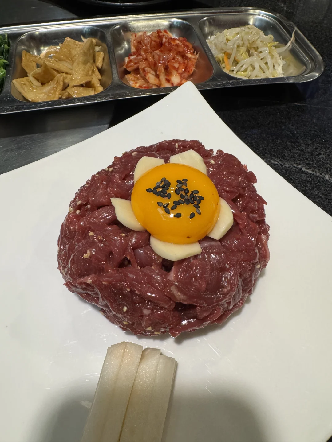 Albany friends 的生牛肉让我吐到半夜3点