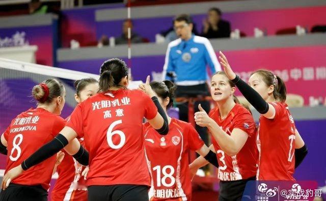 上海女排可以放弃这批老将了！作为排超联赛新年首战，上海女排坐镇主场以3-2才艰难