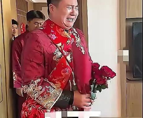 谁懂啊！陕西新郎接亲当场崩溃大哭，这才是婚姻最该有的样子！没有天价彩礼的拉扯，