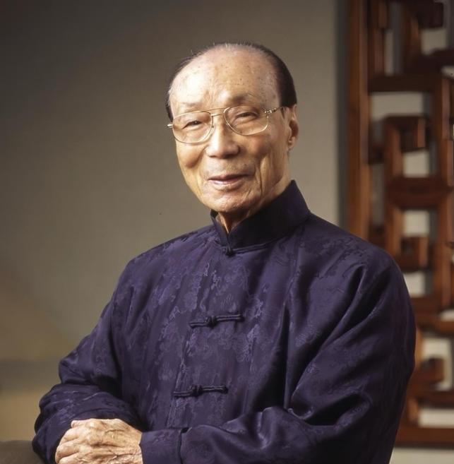 邵逸夫是个谜！他每年向国内捐1亿港币，2014年邵逸夫去世，他死后200多亿财产
