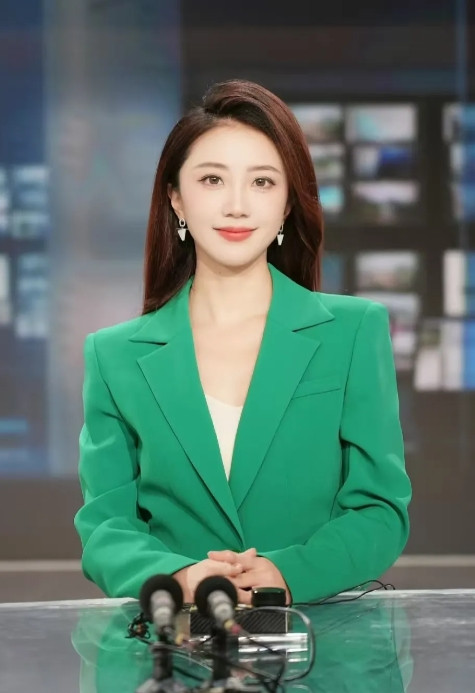 你们发现没在报道董小姐事件上，最刚的不是凤凰新闻，也不是人民日报。而是上海的第