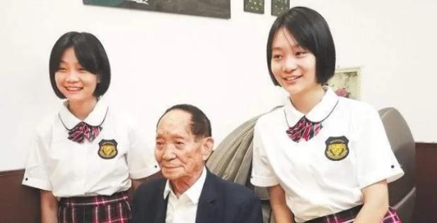 袁隆平给两个孙女取的小名真有意思，大孙女叫大米，小孙女叫小米。当两个孙女上幼儿园