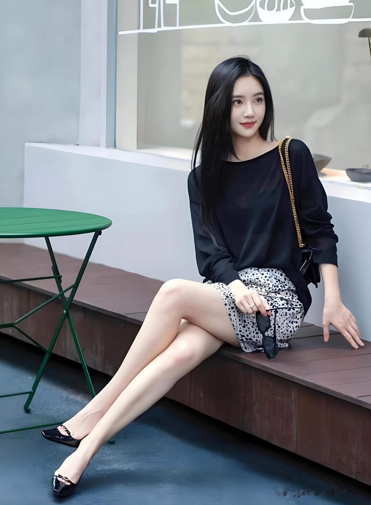 静坐绿阴下悠然见南山
