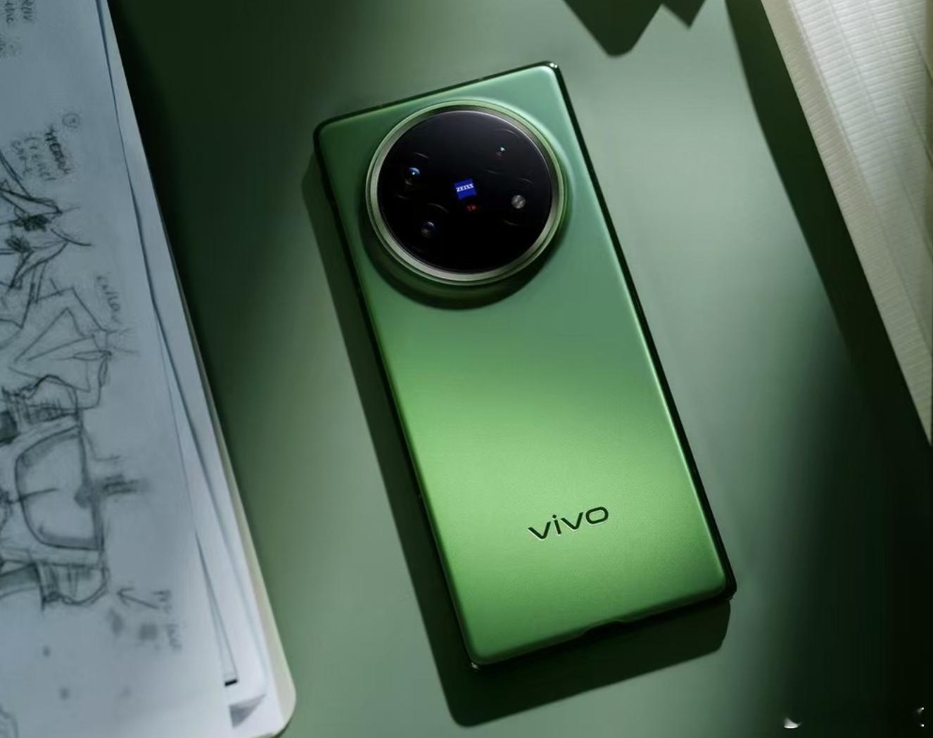 被vivoXFold5开箱刷屏了，那就简单聊下大折叠：其实很早就说过大折叠想