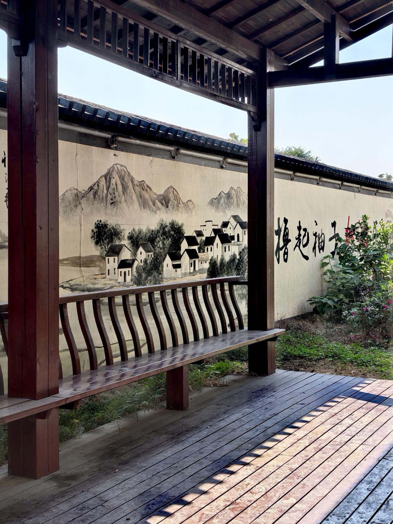 微文：家丑外扬女儿来拜年，在屋里转一圈，高八度喊话这也脏那也脏，便操手扔掉了许