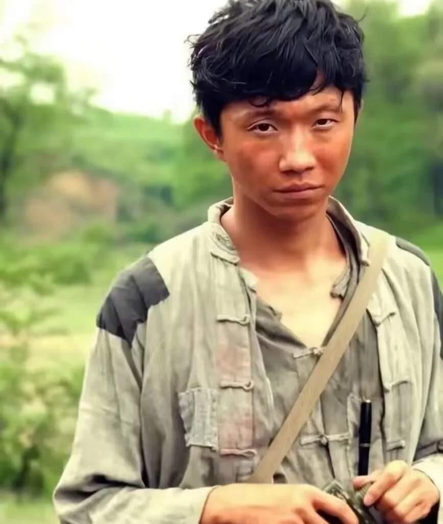 宋家腾在2025年8月《生万物》，《归队》，9月份的《不眠日》都有精彩演出，给观