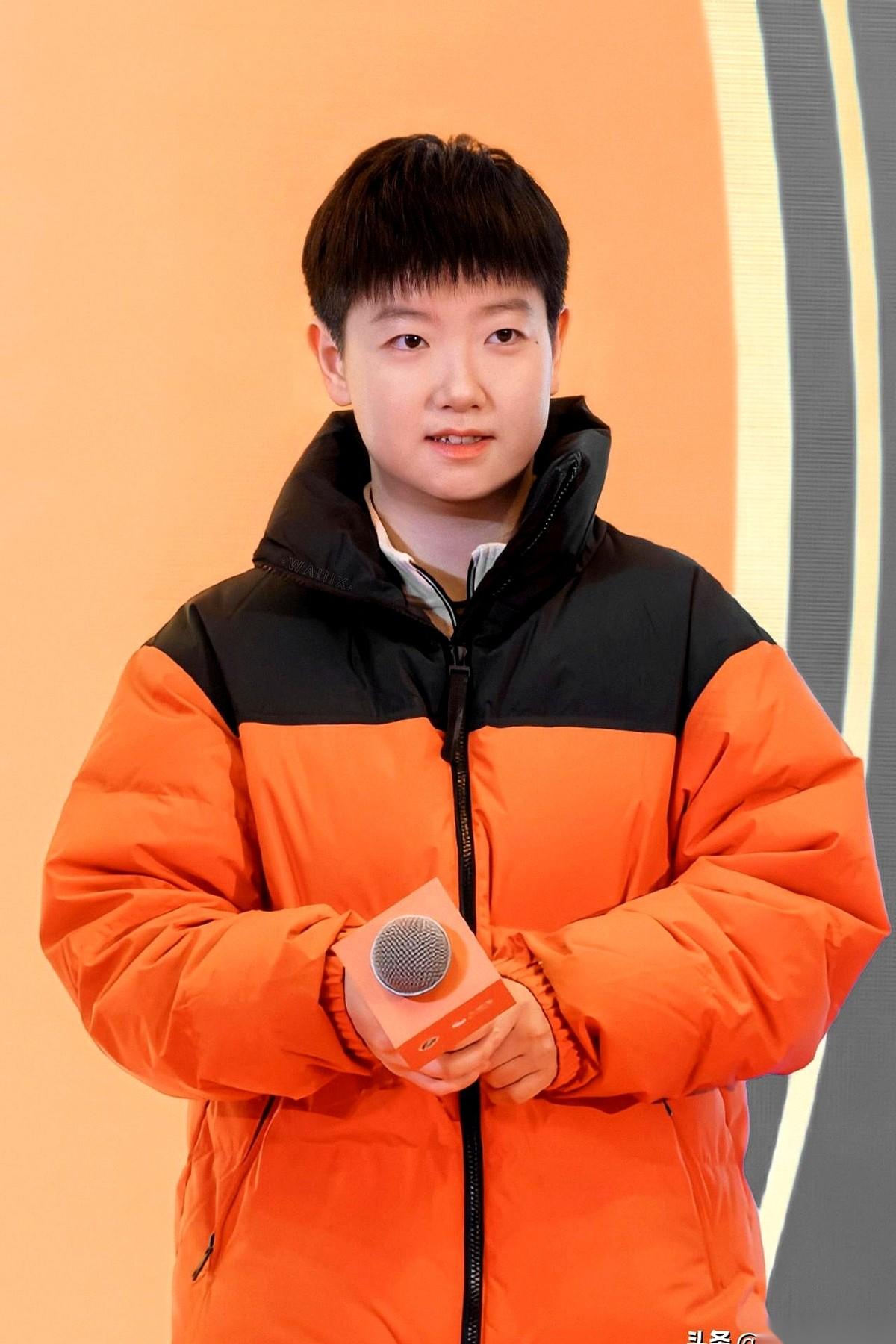 这签抽的，说好听点叫分组，说白了不就是咱们内部的“资格赛”热身嘛。结果根本不用