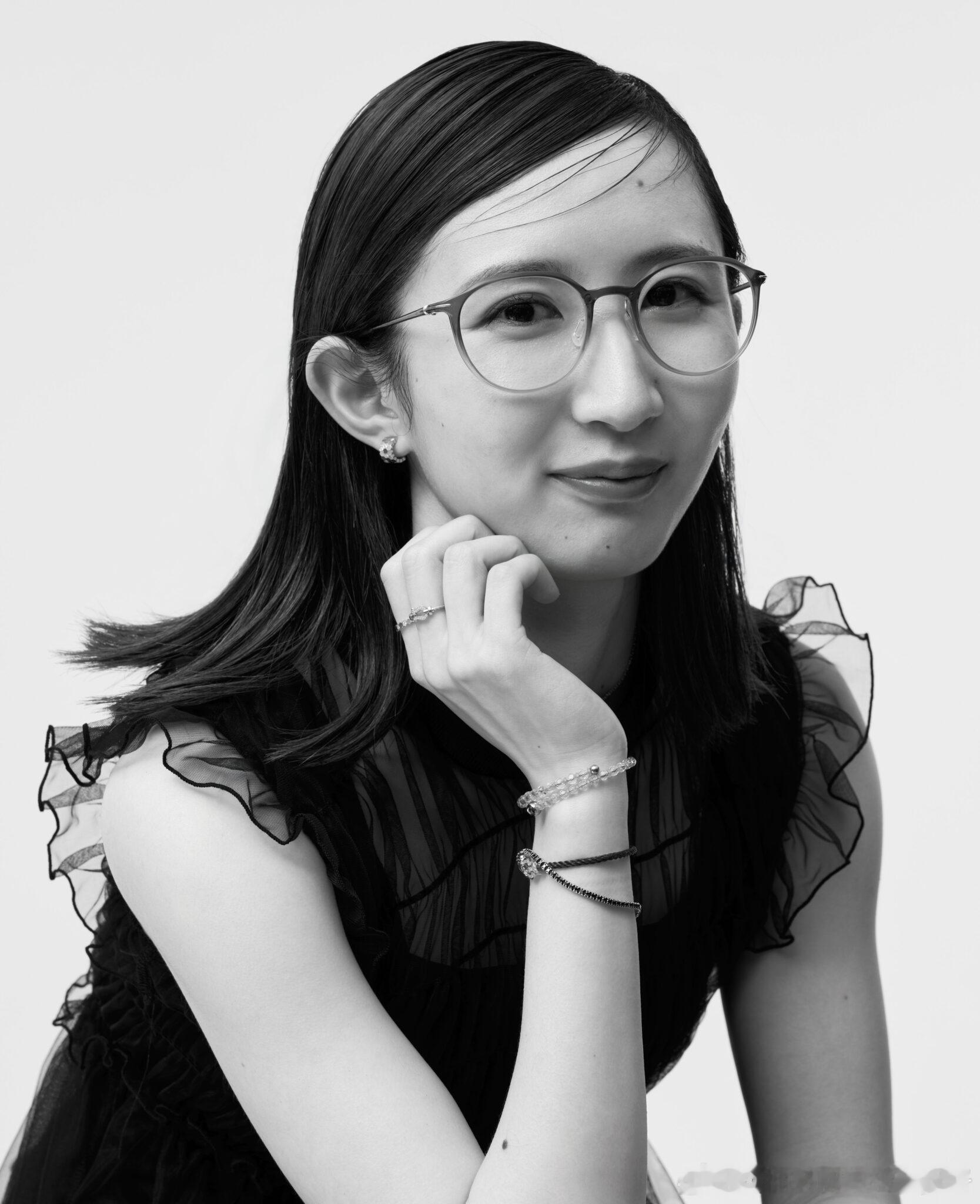 早田希娜带伤挑战巴黎奥运！自曝比赛必搭时尚饰品，西班牙之旅改变人生观