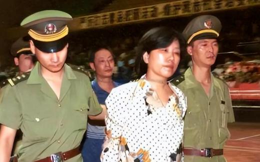 “我就跳个舞，就要枪毙我，我不服！”1985西安刑场，女子当庭喊冤，荒唐行径连亲