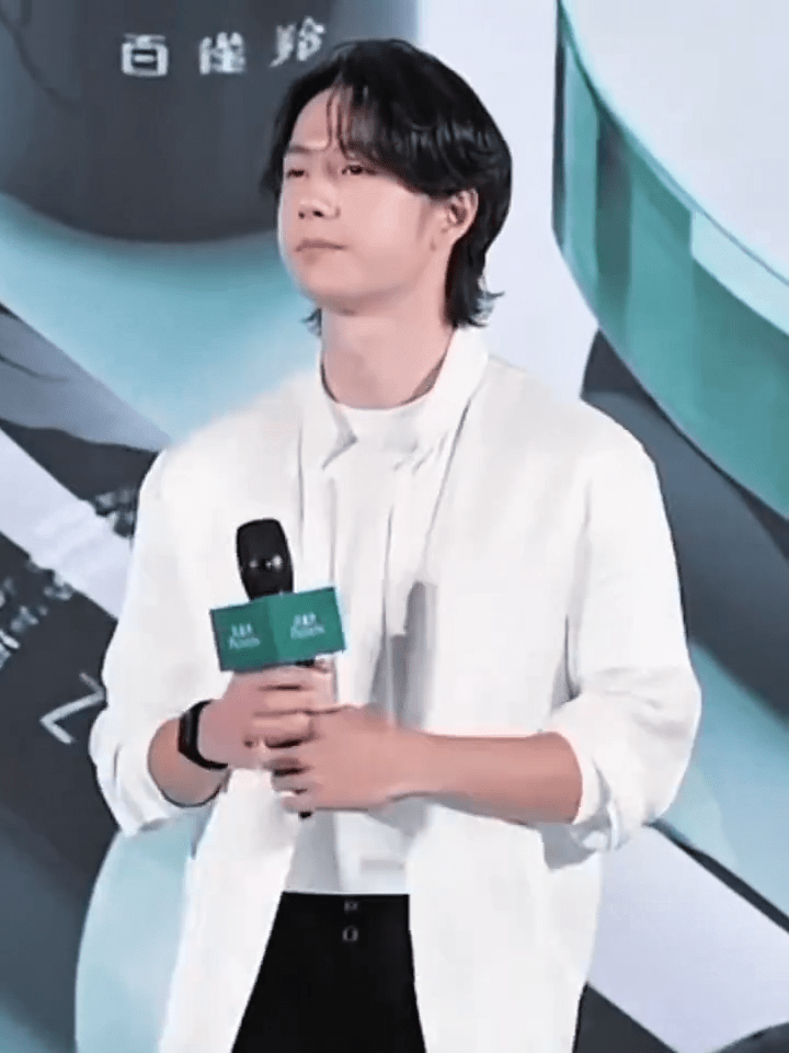 王一博真的越来越馒了😯​​​