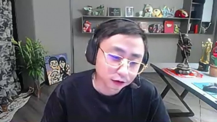 水晶哥: 看不了小虎成都跳手势舞是最大遗憾, 怪不了小天把把三路劣势难玩
