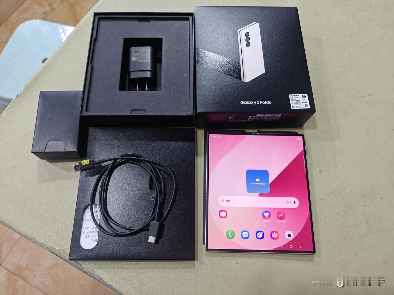 在店面上回收了一台三星GalaxyZFold6。我熟悉的00后小伙子的自用手机