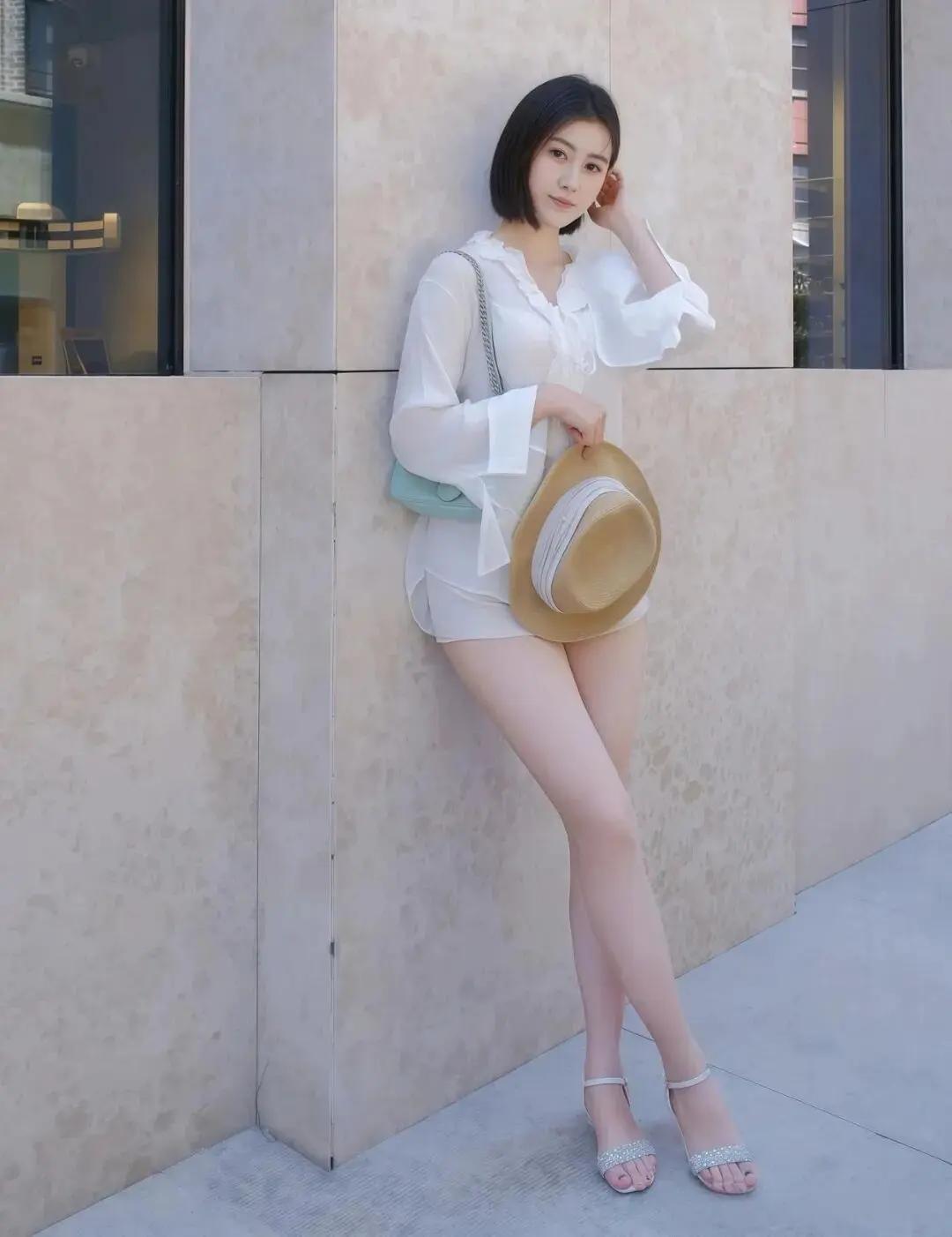 上海的房友们,近期感受如何?什么样的裙子才能兼顾优雅与迷人?分享你镜头下的美