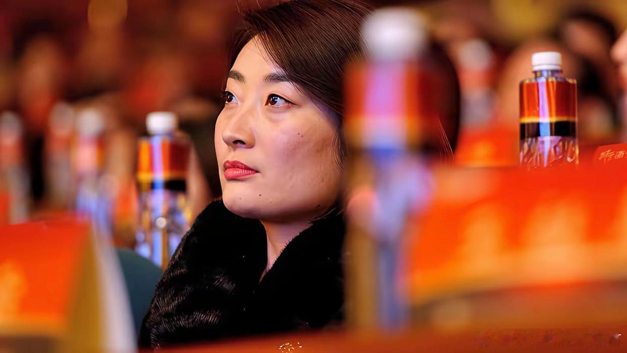 果然有钱人的世界我不理解，宗馥莉其实也挺可怜的，让人没想到的是，宗馥莉、孟晚舟、