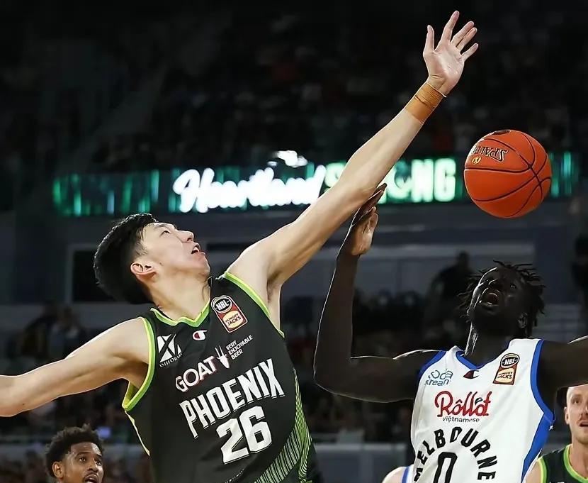 为什么说要想确保世预赛万无一失，必须对男篮亚洲杯阵容进行调整？请看下面两组数据：