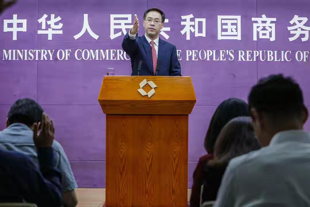 野心！韩华阴毒坑害中方？它竟成反华棋子！南海混乱已箭在弦上！近期，一纸制裁令，