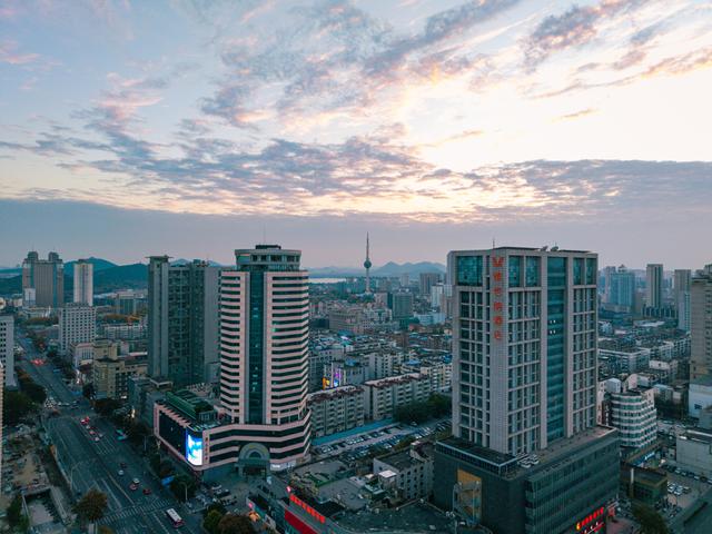 新GDP万亿之城悬念: 温州已入列, 徐州有多远?