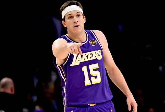 据ESPN记者TimBontemps报道，“多位球探和高管”认为奥斯汀-里夫斯