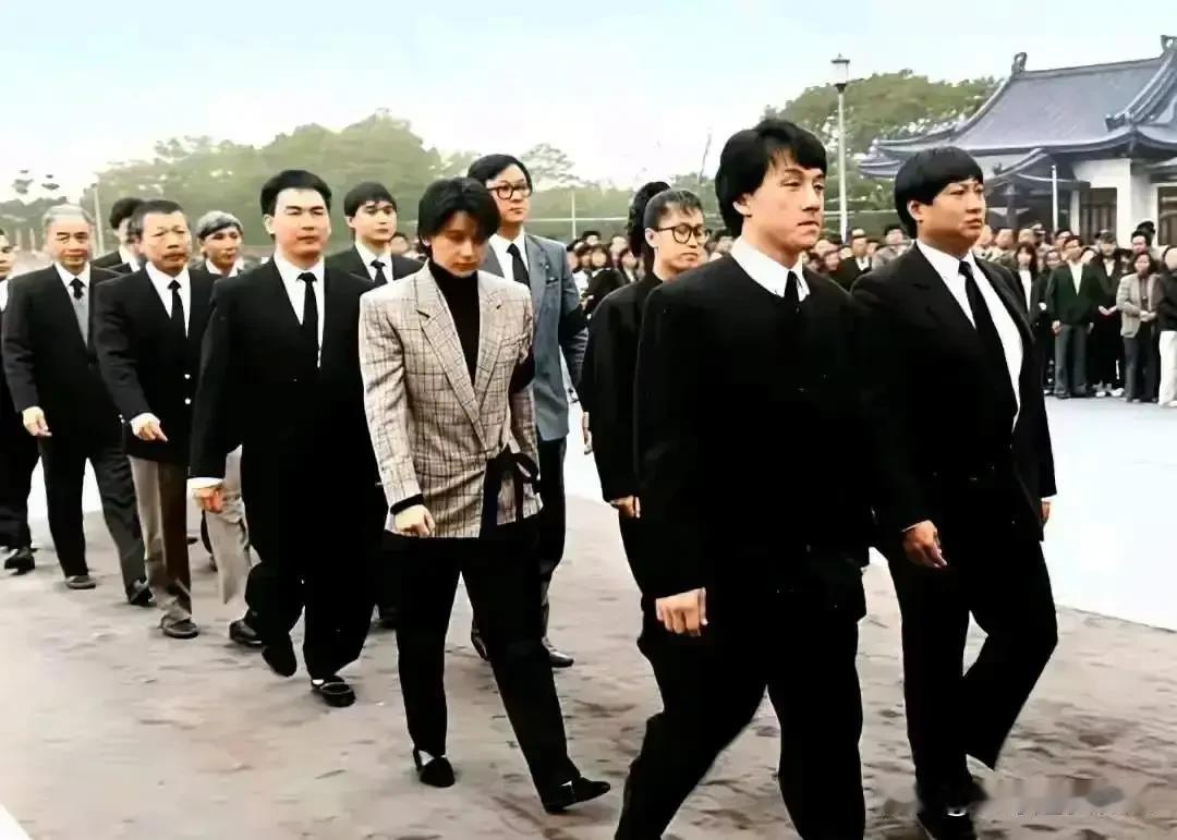 1988年1月，蒋经国在台北与世长辞。治丧期间，圆山忠烈祠的灵堂一片肃穆哀戚，各