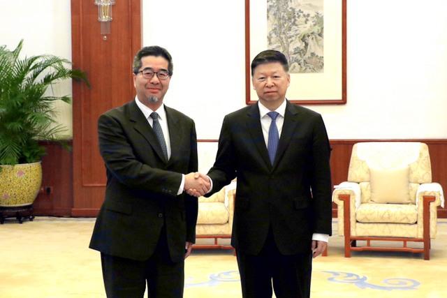 中国国民党主席当选人郑丽文11月1日将上任，准副主席萧旭岑28日在天津和国台办主