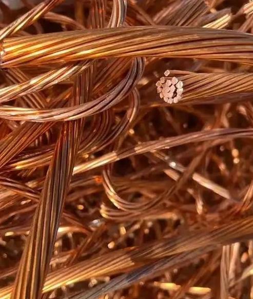 美国大量囤积了铜，把铜价炒上天去了，可美国万万没料到，中国根本不按常理出牌，没有