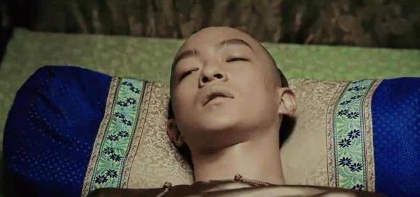 1766年，爱新觉罗永琪病逝，永琪是乾隆最喜爱的儿子，所以乾隆下令以太子的规格将