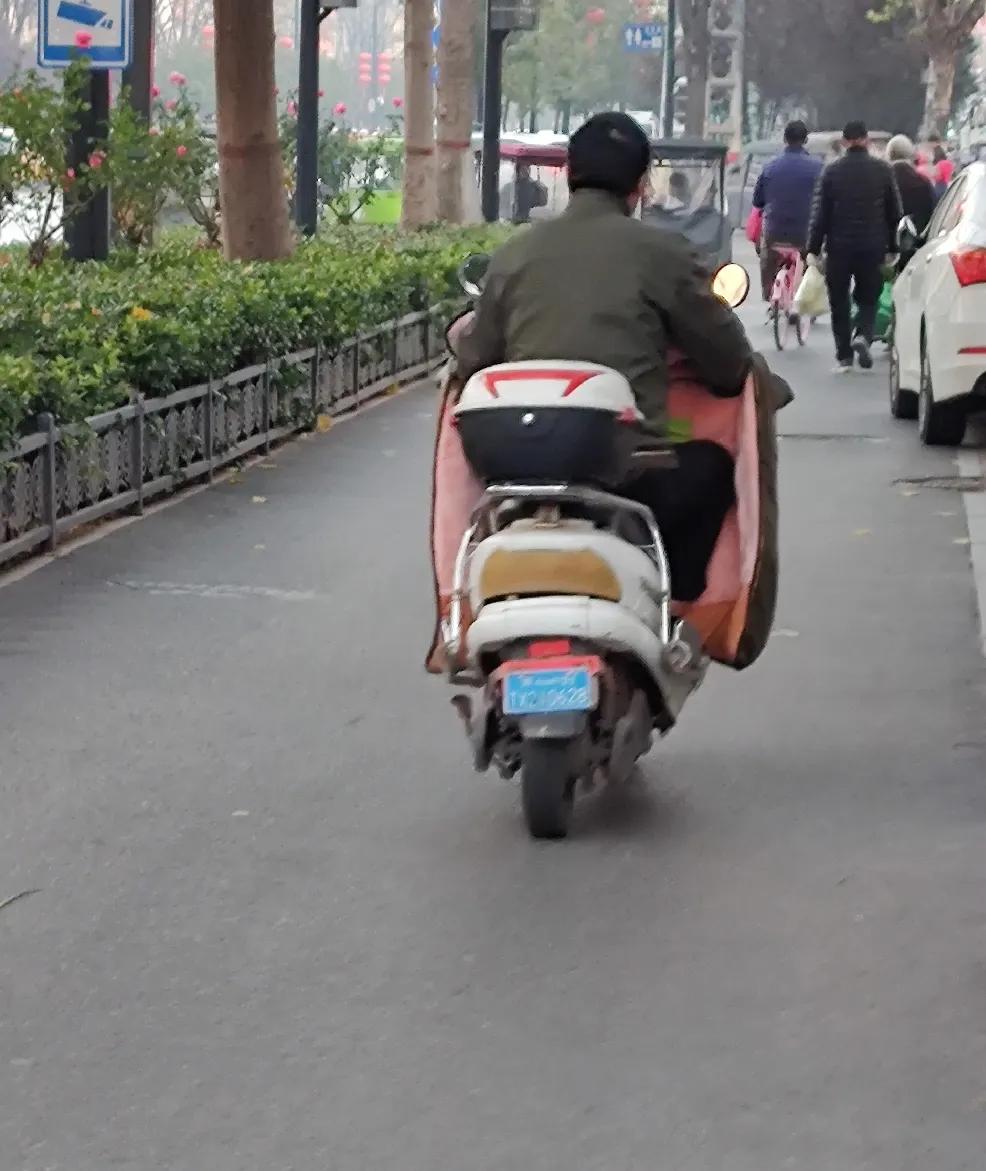 《普通的我们，如何翻身上岸？》第一篇:你是否拥有一颗不服输的心？在这个富者恒