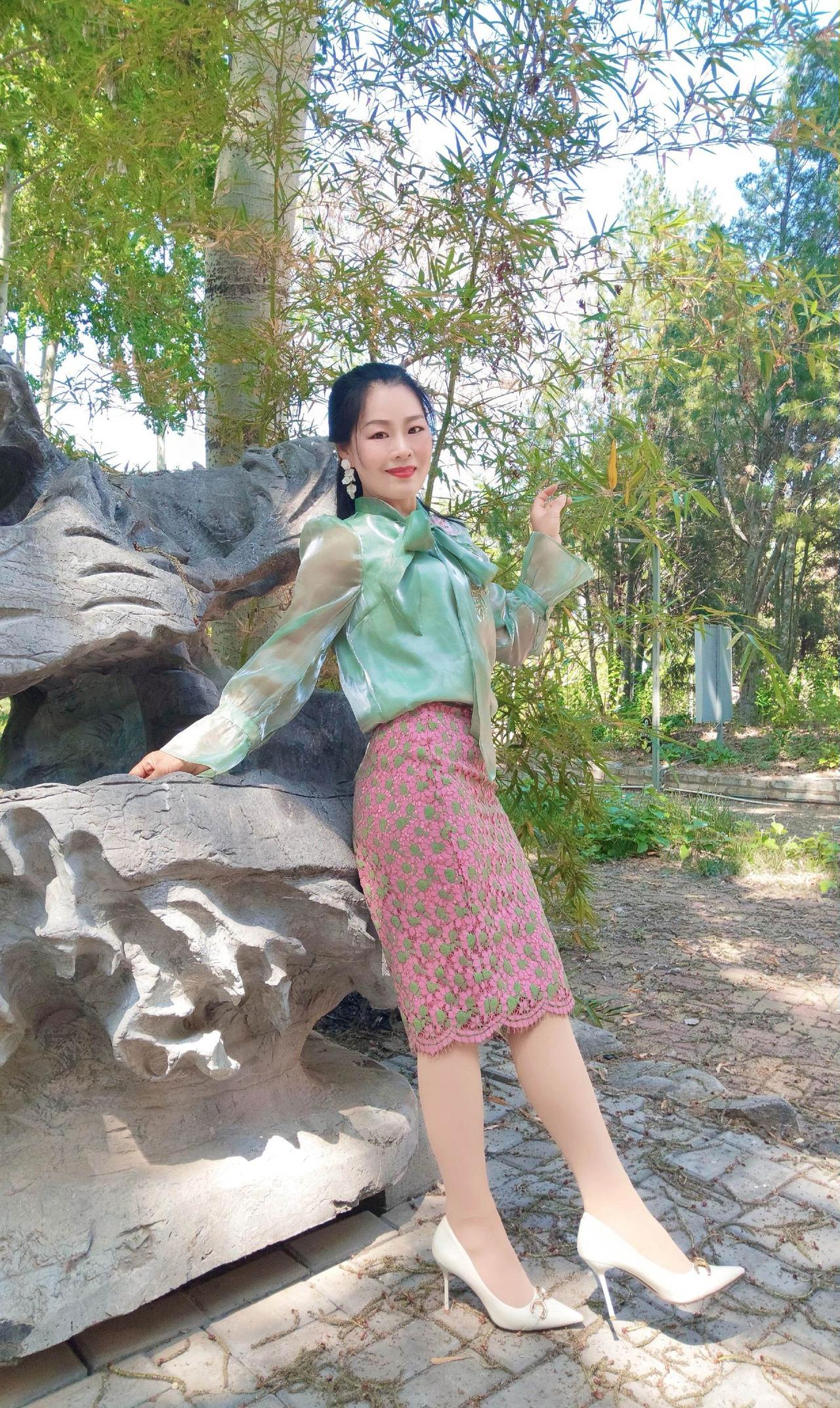 女生怎么穿搭会看上去很优雅
