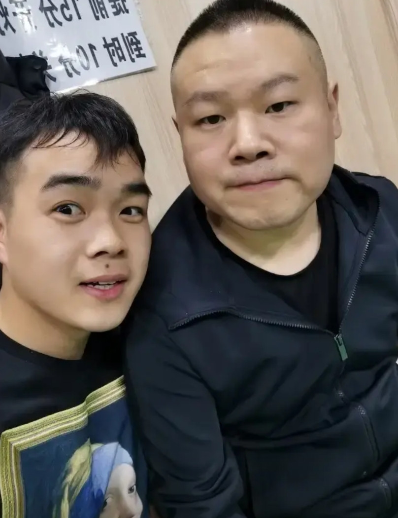 尚筱菊，岳云鹏的徒弟。李春艺，曹云金的徒弟。看到他们两位，我就感觉，这些说相