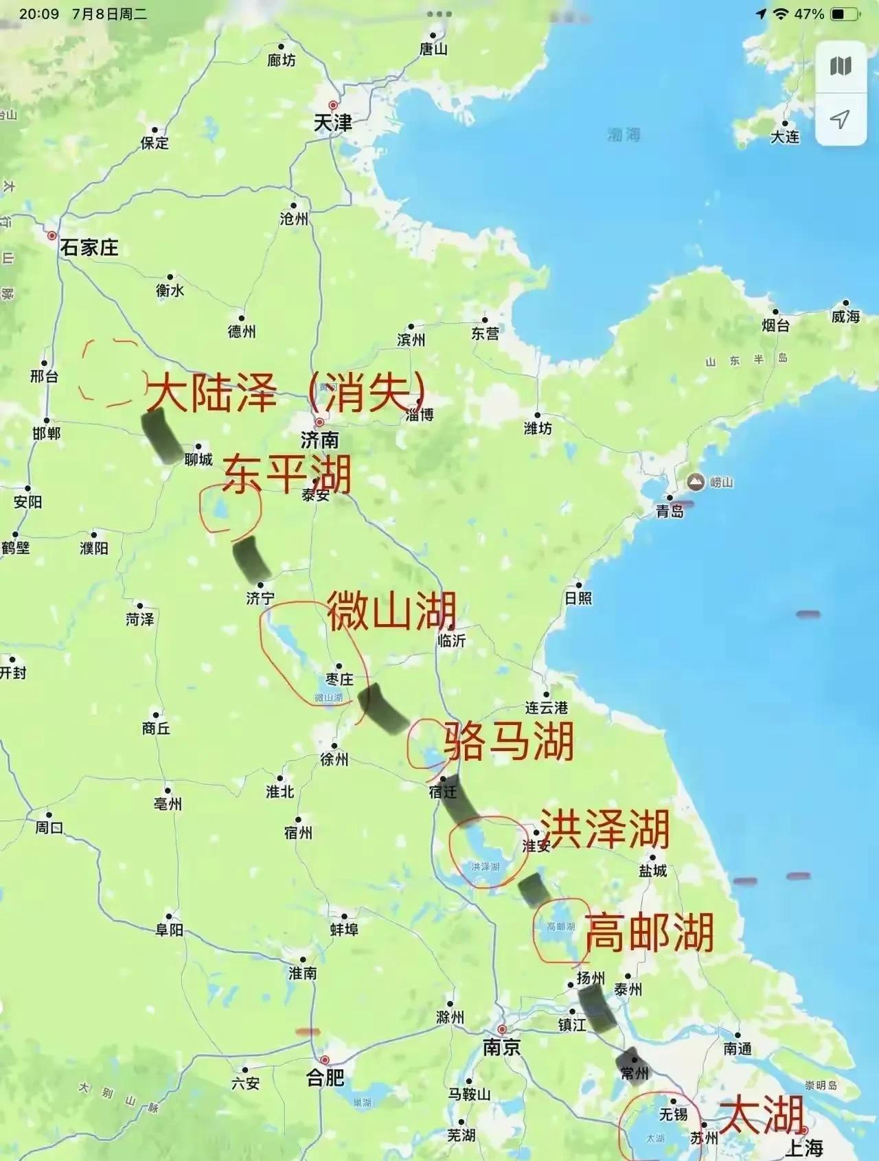 好神奇，这么多的湖泊居然在一条线上，以前是一条河吗